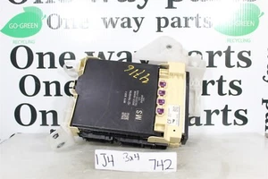 8922106400 TOYOTA CAMRY 18-19 MULTIPLEX NETWORK BODY CONTROL MODULE 1J4 742 B4 - Picture 1 of 12