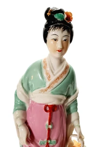 Geisha Figure Asian Lady Figurine Delicate Porcelain - Picture 1 of 12