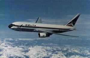 Airplane Delta Boeing 767 Twin-Jet Aircraft Postcard - Picture 1 of 2