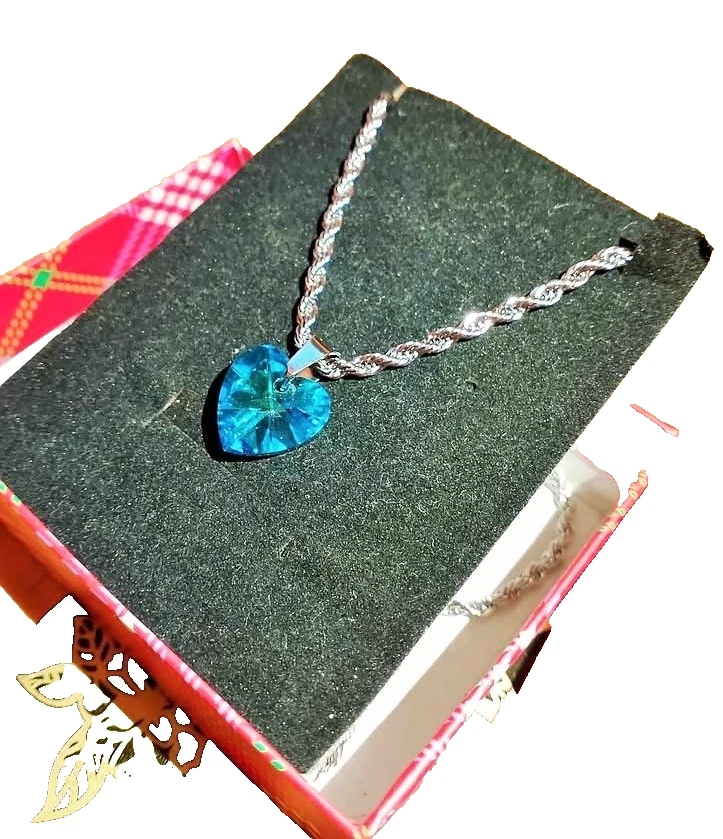 Collana Cuore Blu in Acciaio Inossidabile Fatta a Mano con Cristallo - Immagine 1 di 4