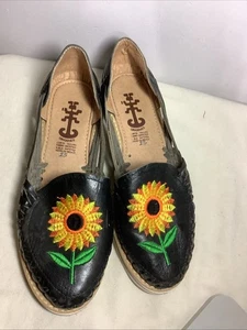 Origenes Embroidered Sunflower Huruache Sandals 🌻 On Leather ; Mexico 25; USA 8 - Picture 1 of 22
