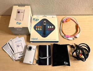 Flip Video Lot: F260W Camcorder (NOT WORKING), Mini Tripod, 3 USB Cables & Pouch - Picture 1 of 23