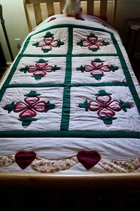 Handcrafted Lightweight Quilt 76" x 58" White Burgundy Pink Made/ Dehradun India - Picture 1 of 12