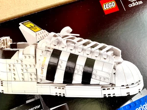 Lego x Adidas Originales Superstar #10282 Retirado * SOLO UN ZAPATO - 731 PIEZAS - Imagen 1 de 16