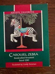 PUNZE ANDENKEN ~ KARUSSELL ZEBRA ~ KÜNSTLERLIEBLINGS 1989 - Bild 1 von 2
