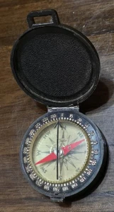 Brújula de bolsillo de plástico Taylor Instrument de 2" #2913 camping vintage hecha en EE. UU.  - Imagen 1 de 8