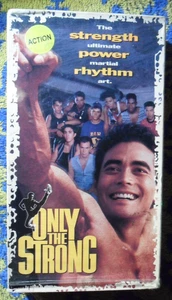 1993 VHS TAPE ONLY THE STRONG DACASCOS ORIGINAL 20TH FOX VIDEO MARTIAL ARTS - Bild 1 von 5