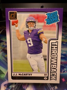 J.J. McCarthy [Novato Calificado] 2024 Panini Donruss Fútbol Retroceso #2 - Imagen 1 de 2