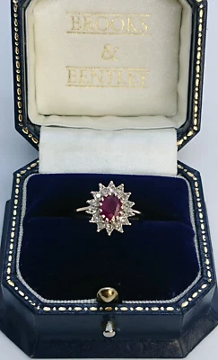 0.75ct Ruby with 14 Diamonds Cluster 9ct Gold Vintage Ring - Size K 1/2 - Image 1 of 4
