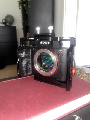 Sony Alpha a7 II 24,3 MP Spiegellose Systemkamera - Schwarz (Nur Gehäuse) - Bild 1 von 4