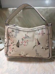 Guess floral bird purse with Shoulder Strap - Picture 1 of 11