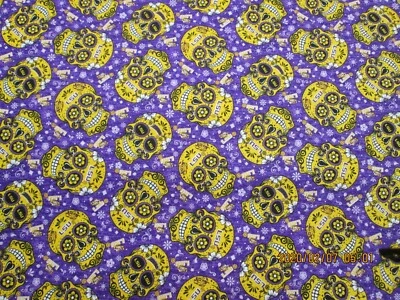  ESTADO DE LUISIANA (LSU) TIGRES NUEVO DISEÑO CALAVERAS 1/2 YARDA 100% ALGODÓN PÚRPURA, DORADO Foto 1 de 4