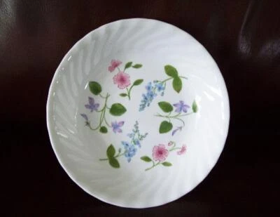 ❤️ Corelle Impressions DELICATE ARRAY 20-oz PASTA BOWL Soup Floral Swirled Rim - Image 1 of 4