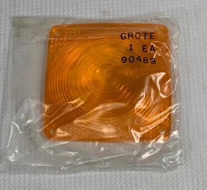 Grote 90483 Amber Marker Replacement Lens – Clearance Light SAE/DOT NOS - Bild 1 von 2