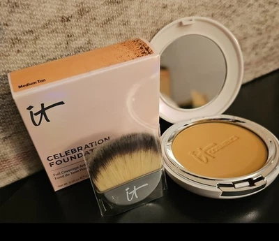 It Cosmetics Celebration Foundation Medium  Tan 0.30 oz New In Box - Image 1 of 3