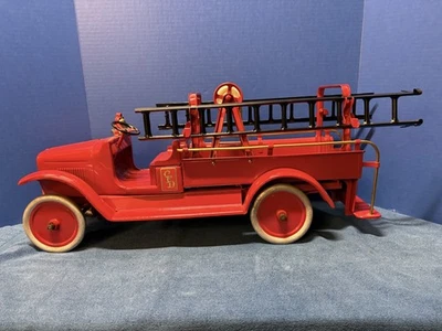 Camión de bomberos Buddy L de acero prensado restaurado camión de bomberos de juguete antiguo, escaleras, manguera Foto 1 de 4