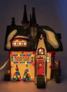 Dept 56 Heritage Village Collection North Pole Series Santa's Light Shop #56397 - Bild 1 von 17