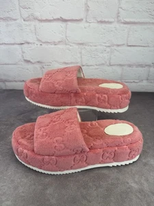 Gucci Damen Plateau Pantoletten Wild Rose Rosa Prägung Neu mit Karton 41 - Bild 1 von 10