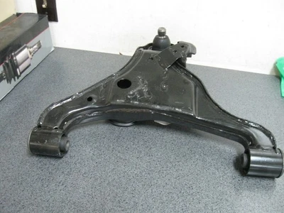 Nissan 54500-9CD0C RH Lower Control Arm Frontier Xterra Pathfinder New Genuine - Image 1 of 2