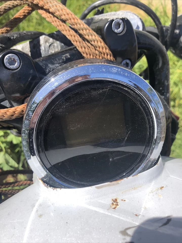 Yamaha XV950 2014-2022 perno OEM velocímetro medidor cuadro instrumento Foto 1 de 1