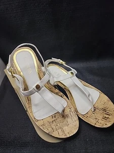 Lauren Ralph Lauren T Strap Kya sandali donna taglia 7,5 perizoma bianco (SMBJ) - Foto 1 di 9