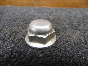 YAMAHA VMAX1200 V-MAX 1200 1991 TOP YOKE NUT STEERING STEM NUT - Picture 1 of 5
