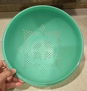 Colador colador vintage Tupperware verde jadeíta #339-3 - Imagen 1 de 8