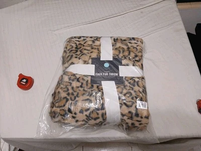 NUEVO Colección Martha Stewart Leopardo Imitación Piel 50" X 60" Throw Mob Esposa Vegano Foto 1 de 4