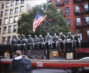 Post 9/11 Original Estéreo Diapositiva ICONIC ESTATUT IRONWORKERS Centro de Nueva York - Imagen 1 de 2