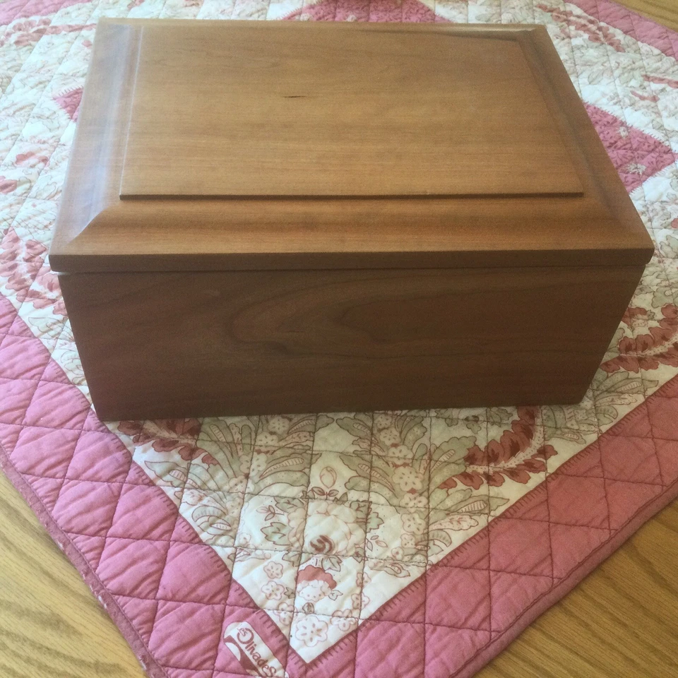 Handcrafted Handmade Hinged Lid Keepsake Storage Box Mahogany (?) - Image 1 of 4