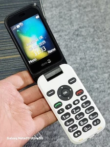 Doro PhoneEasy 6620 (DFC-0260) Unlocked 3G Mobile Phone Immaculate Condition - Picture 1 of 11