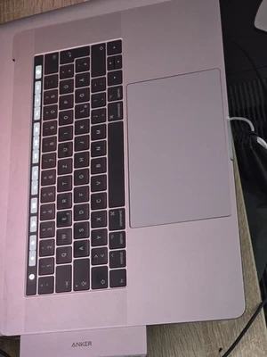 No DISPLAY,A1707 Macbook PRO 15 2017 I7/16GB Ram/512Ssd - Defekt But Functional. - Bild 1 von 4