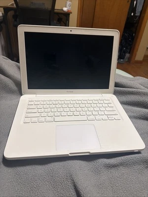 Apple Macbook 13"" A1342 Intel Core 2 Duo, Notebook 2.4Ghz, 500GB HD, 4GB RAM, meados de 2010 - Imagem 1 de 4