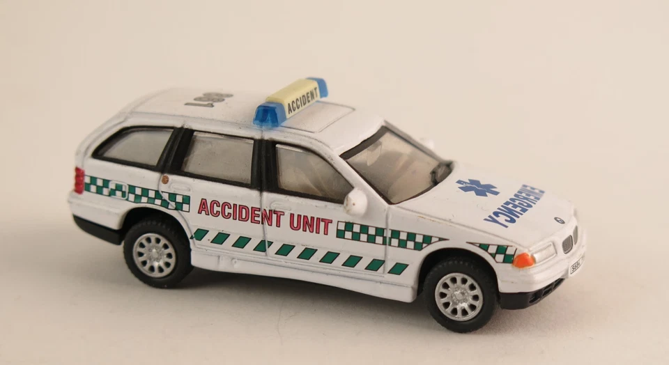 Hongwell 1:72 scale BMW 325i Touring Accident Response A/F — 第 1/4 张图片