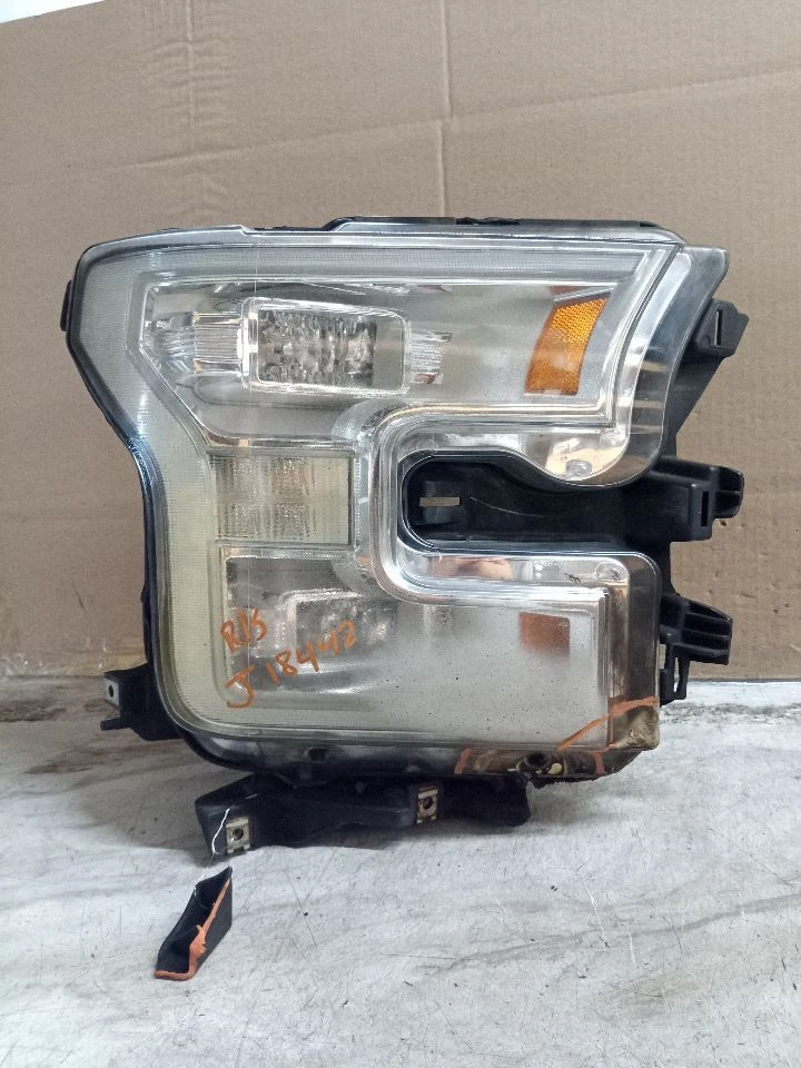 Used Right Headlight Assembly fits: 2016 Ford F150 PICKUP LED Right Grade A - Imagem 1 de 4