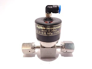 Fujikin 095131 Diaphragm Valve O.P. 0.4~0.6 MPa Type N.C. 316 Stainless Steel - Picture 1 of 5