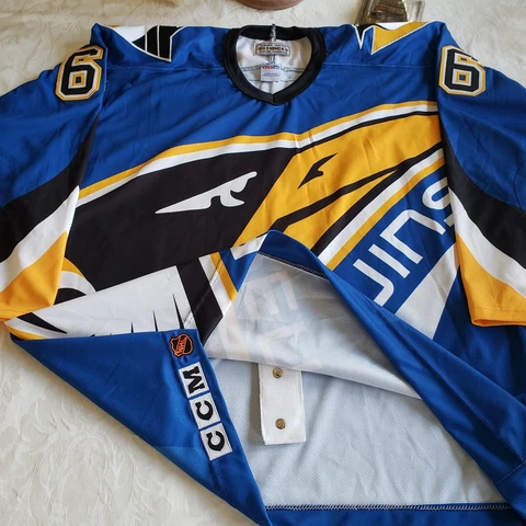 RARE 1994/95  Pittsburgh Penguins Mario Lemieux Shelved War Bird Jersey sz  52 Cover