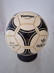 ADIDAS OFFICIAL BALL TANGO ESPANA WORLD CUP 1982 CHAMPIONS LEAGUE 1983 JUVENTUS