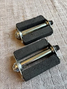 Vintage Raleigh Style 1960’s 3 1/2” Bicycle Pedals Made In England - Picture 1 of 9