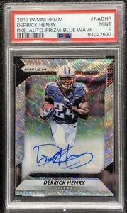 2016 PANINI PRIZM DERRICK HENRY, #RADHR, ROOKIE, AUTO, BLUE WAVE, #88/149, PSA 9 - Foto 1 di 3