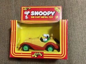 VINTAGE 1975 AVIVA Die Cast Metal Toy SNOOPY'S  SPORTS CAR  NRFB