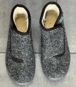 CAL Nadelfilz Hausschuhe grau Größe 42 mit Fussbett und Klettverschluss - Bild 1 von 11