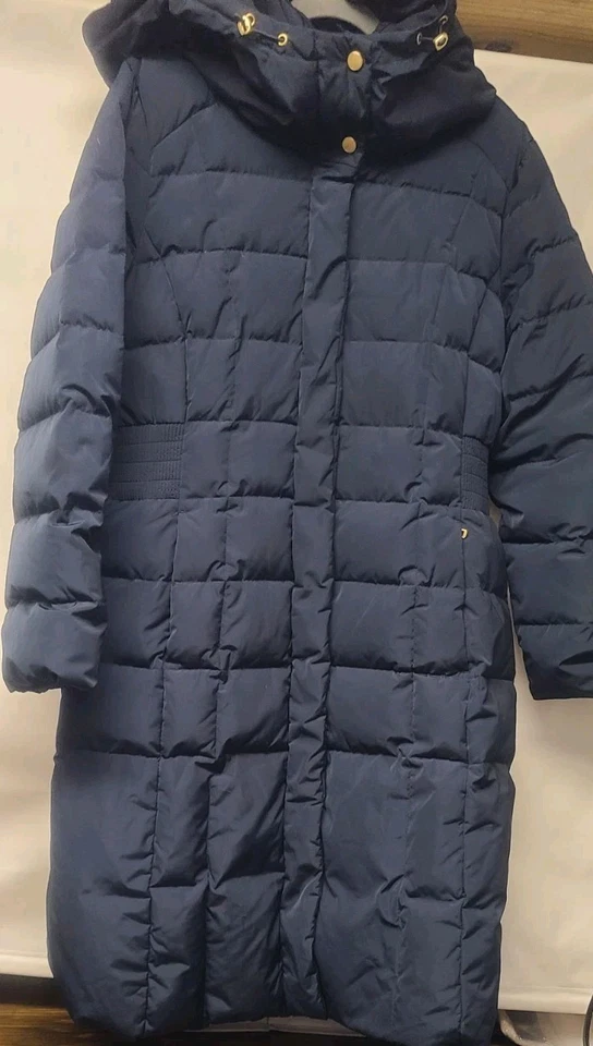 Chaqueta con capucha y plumas Cole Haan para mujer L Parka azul marino caja deflectora acolchada Foto 1 de 4
