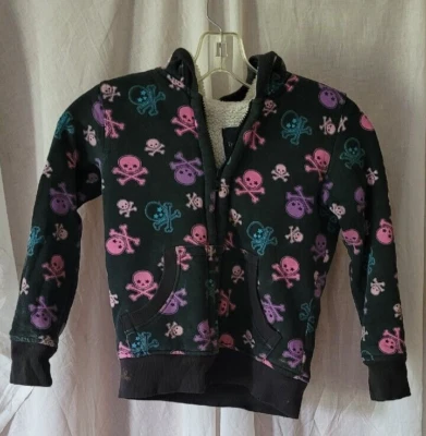 Chaqueta Gloria Desteñida Niñas Talla Pequeña 6-6x Capucha Forrada Cremallera Calaveras Huesos Cruzados Foto 1 de 4