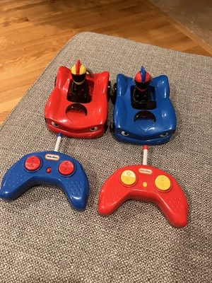 Little Tikes Control Remoto Wheelz Coches de Carreras Parachoques Coches Juego de 2 Probados Funciona Foto 1 de 4