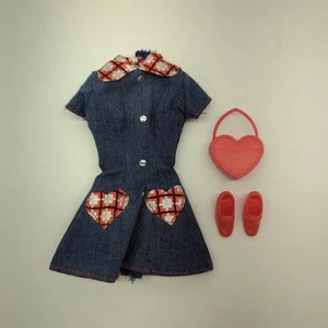 Vestido vaquero vintage 1997 estilo Barbie con bolsillo en el corazón #18219 - Imagen 1 de 6