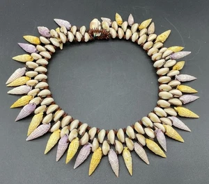 Collana conchiglia con cowrie e conchiglie coniche diametro 17" surfista spiaggia costiera - Foto 1 di 4