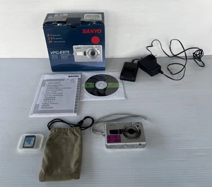 Sanyo Digital Camera VPC-E875 in Box Photography Camera 8MP VGC - Picture 1 of 17