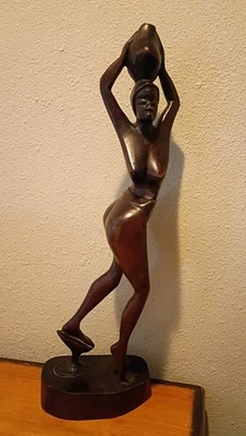 Louis Clerge madera tallada a mano 22” mujer africana desnuda sosteniendo jarra arte escultura Foto 1 de 4