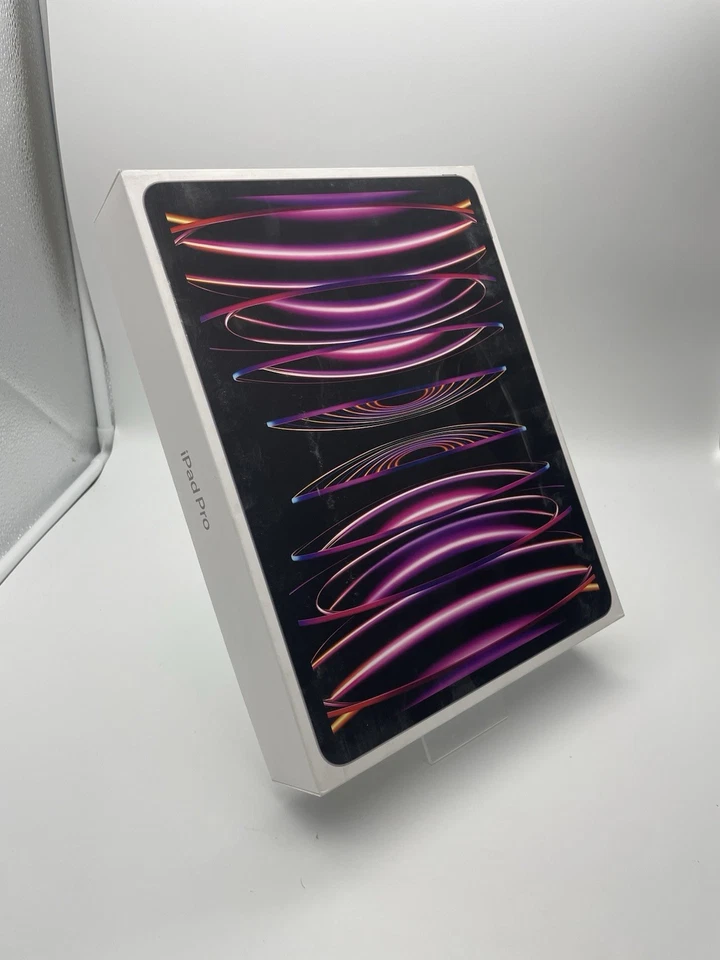 Apple iPad Pro 6. Gen 128GB Wi-Fi 12,9" Grau NEUWERTIG NICHT AKTIVIERT inkl.19% - Bild 1 von 3
